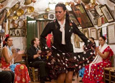 Custom Tour. Visit the Sacromonte in Granada with flamenco shows