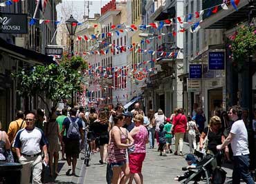 Tour Gibraltar. Main shopping street